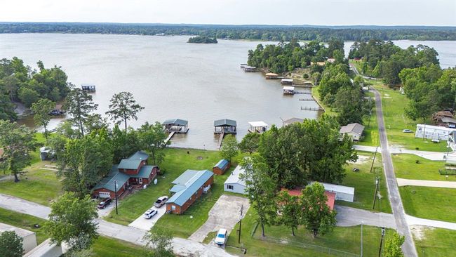 737 Lake Shore Dr, House other with 3 bedrooms, 2 bathrooms and 2 parking in Trinity TX | Image 31