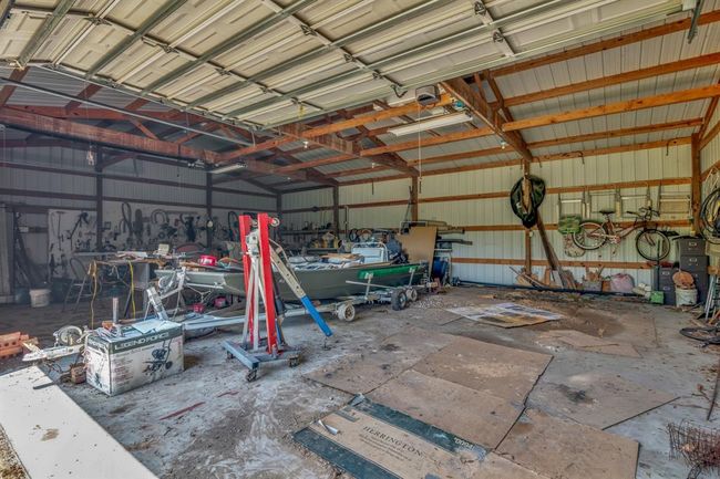 250 County Road 498, Home with 3 bedrooms, 2 bathrooms and 6 parking in Sweeny TX | Image 13