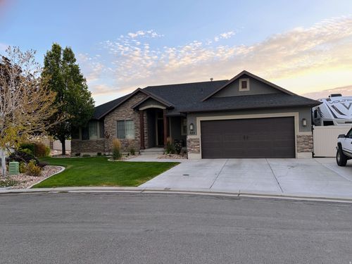 525 Sunset Dr, Santaquin, UT, 84655-5656 | Card Image