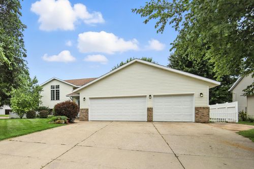 785 Lee St Ne, Owatonna, MN, 55060-6226 | Card Image