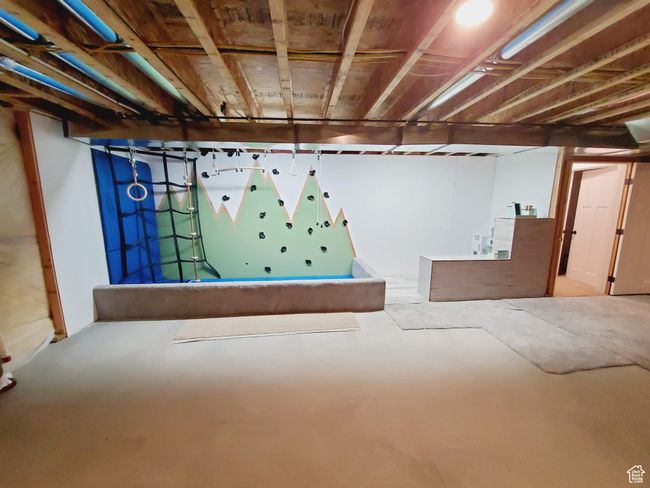View of unfinished basement | Image 30