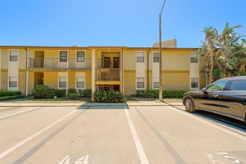 apt-203-12293 Sailwinds Dr, LARGO, FL, 33773-1952 | Card Image