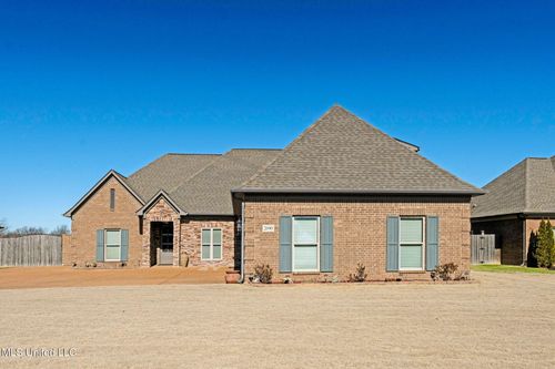 2190 Redbud Cv, Southaven, MS, 38672-7081 | Card Image