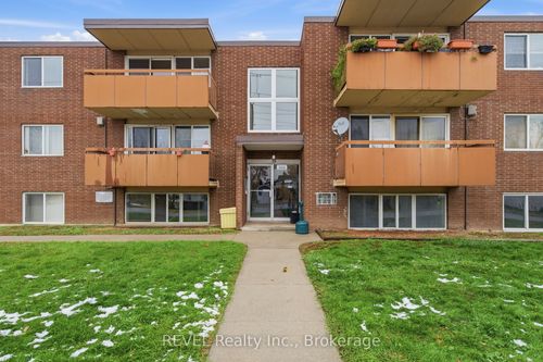 101-19 Manchester Ave, Saint Catharines, ON, L2R1N9 | Card Image