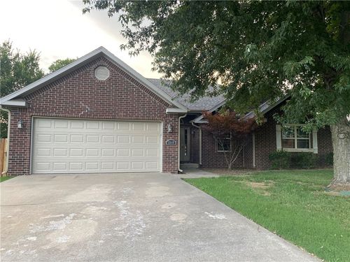 2949 N Bluegrass Pl, Fayetteville, AR, 72704-6032 | Card Image
