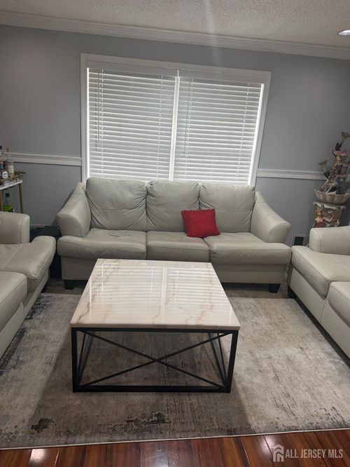 200 Prestwick Way, Edison, NJ, 08820-4630 | Card Image