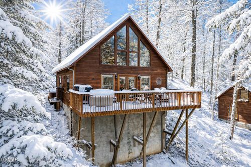 1031 Elm Cir, Sevierville, TN, 37876-8974 | Card Image