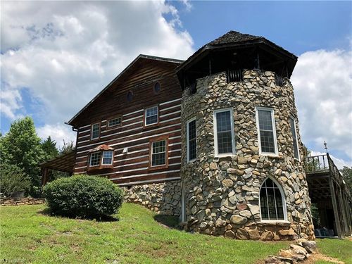 7192 Fisher Rd, Tobaccoville, NC, 27050-9725 | Card Image