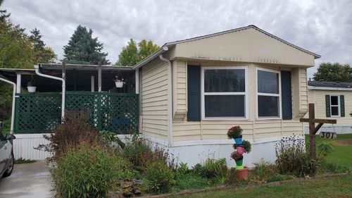 5232 E Broadway Rd, Mount Pleasant, MI, 48858-7958 | Card Image