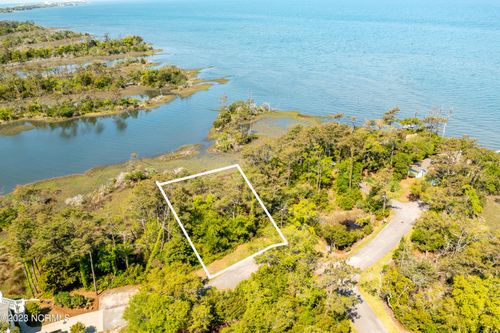 4 West Ct, Pine Knoll Shores, NC, 28512-6318 | Card Image