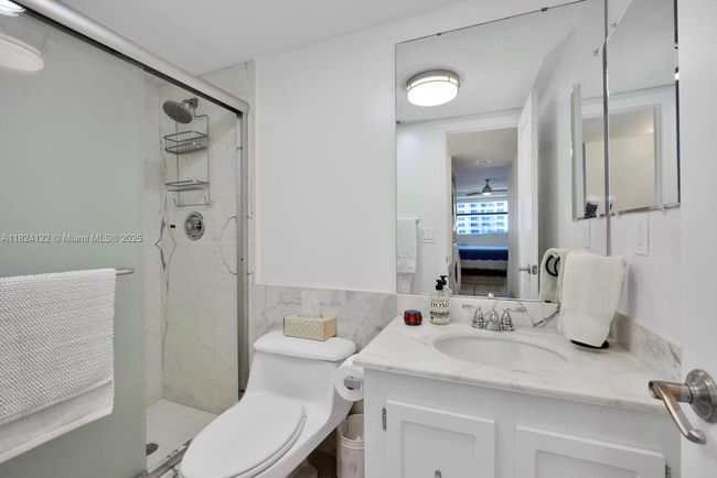 APT-1009 - 177 Ocean Lane Dr, Condo with 2 bedrooms, 2 bathrooms and null parking in Key Biscayne FL | Image 21