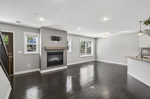 11184 69th St Ne, Albertville, MN, 55301-4580 | Card Image