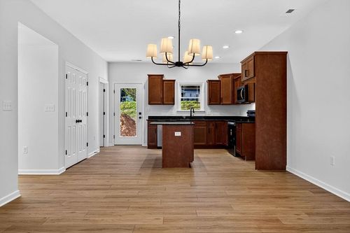 903 Fisher Cir, Staunton, VA, 24401 | Card Image