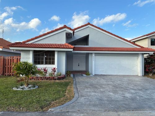 8273 Nw 188th Ter, Hialeah, FL, 33015-5353 | Card Image