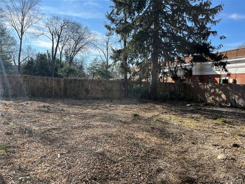 8 Ketewomoke Dr, Halesite, NY, 11743-2137 | Card Image