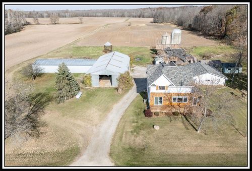 W6516 Center Valley Road, ELLINGTON, WI, 54170 | Card Image