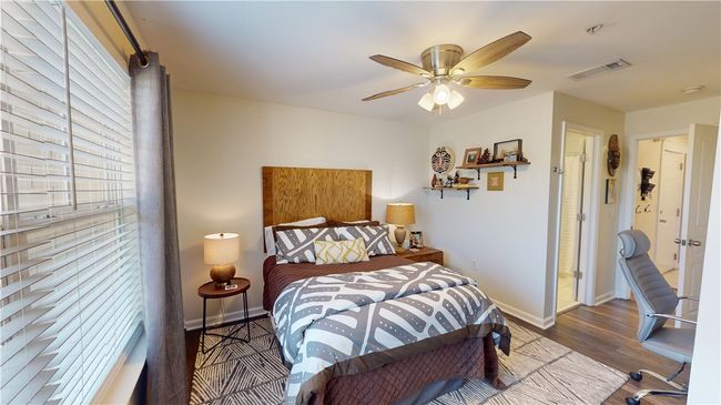 Guest Room with private bath | Image 12