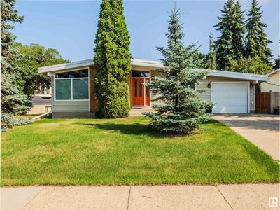 7524 98a Ave Nw, House other with 5 bedrooms, 3 bathrooms and 3 parking in Edmonton AB | Image 1