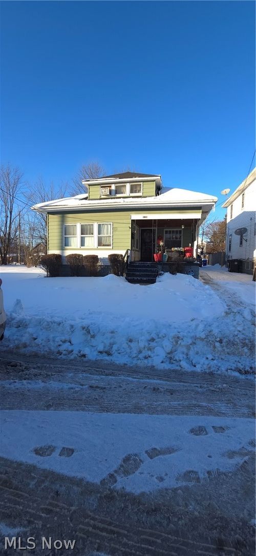 8109 Dorver Ave, Cleveland, OH, 44105-5847 | Card Image