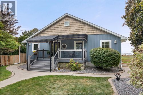 1955 Chelsea Cres, Kingsville, ON, N9Y3X4 | Card Image