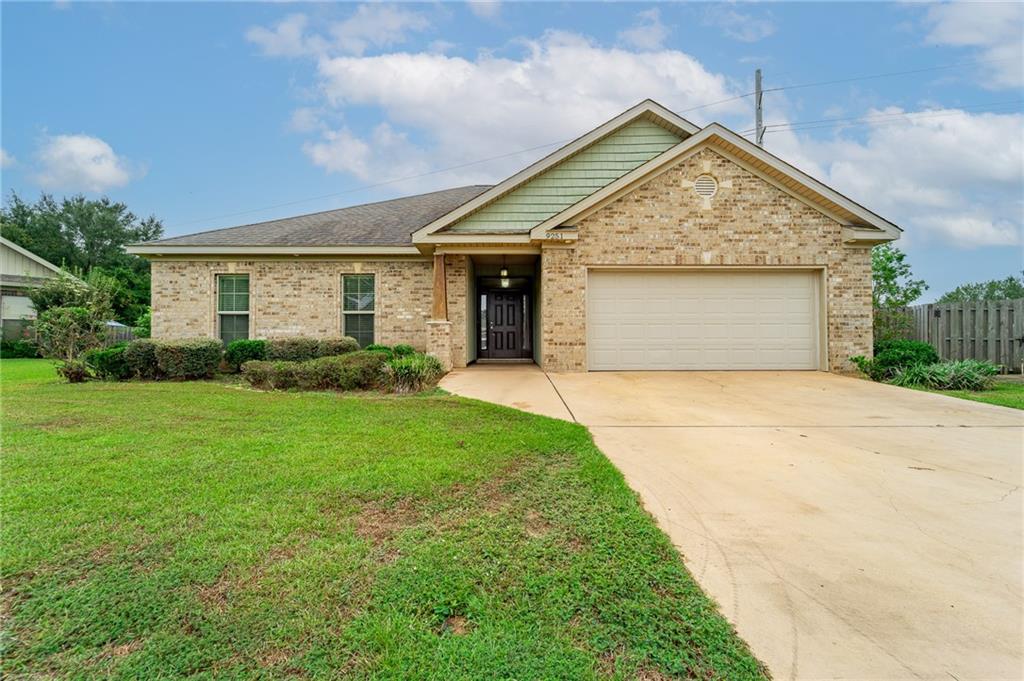 Livingstone Ln, Mobile, AL 36695