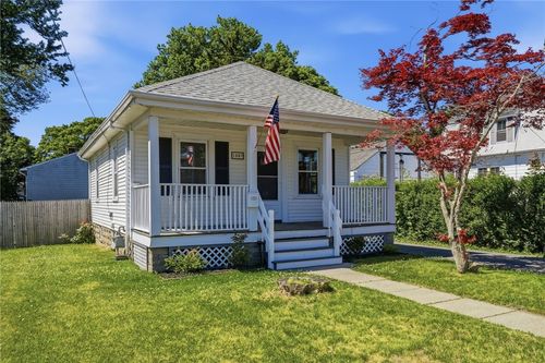 1009 Willett Avenue, East Providence, RI, 02915 | Card Image