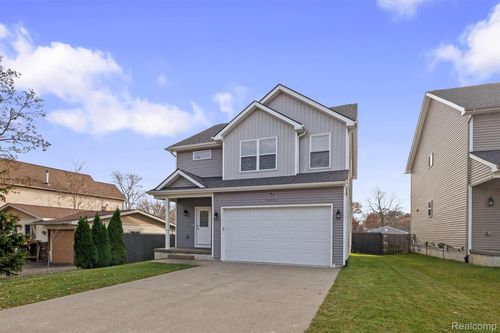 4001 Elmhurst Rd, Waterford, MI, 48328-4026 | Card Image