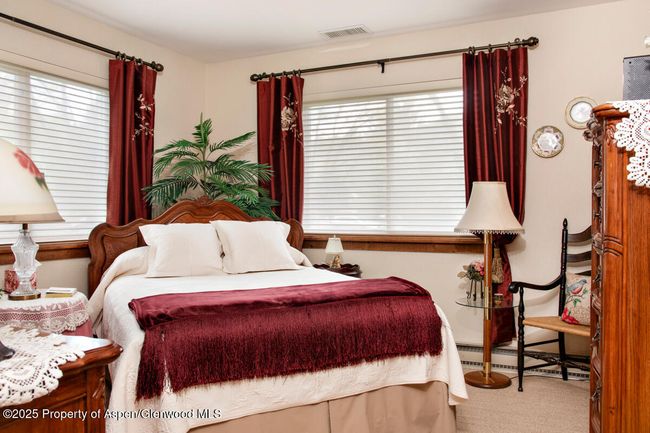 368 Meadow Ln, House other with 4 bedrooms, 3 bathrooms and null parking in Glenwood Springs CO | Image 16