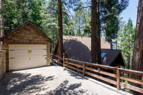 24686 Altdorf Dr, Crestline, CA, 92325-9641 | Card Image