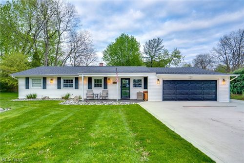 12905 Cherry Ln, Chesterland, OH, 44026-3022 | Card Image