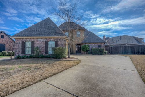 520 Falling Water Cir, Bossier City, LA, 71112-4795 | Card Image
