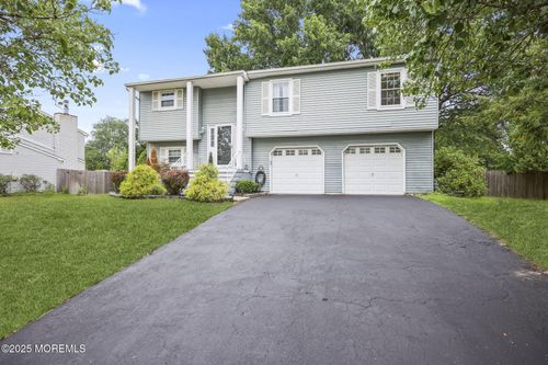 16 Peachstone Rd, Howell, NJ, 07731-2208 | Card Image