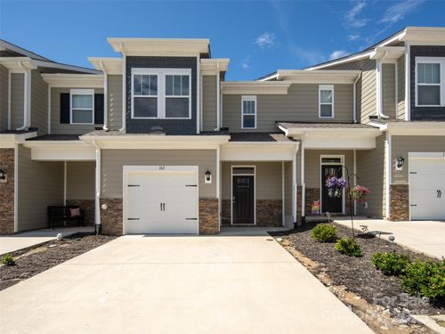 142 Creekview Rd, Hendersonville, NC, 28792-0676 | Card Image