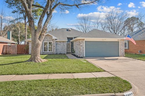 2845 White Oak Dr, Grand Prairie, TX, 75052-4479 | Card Image
