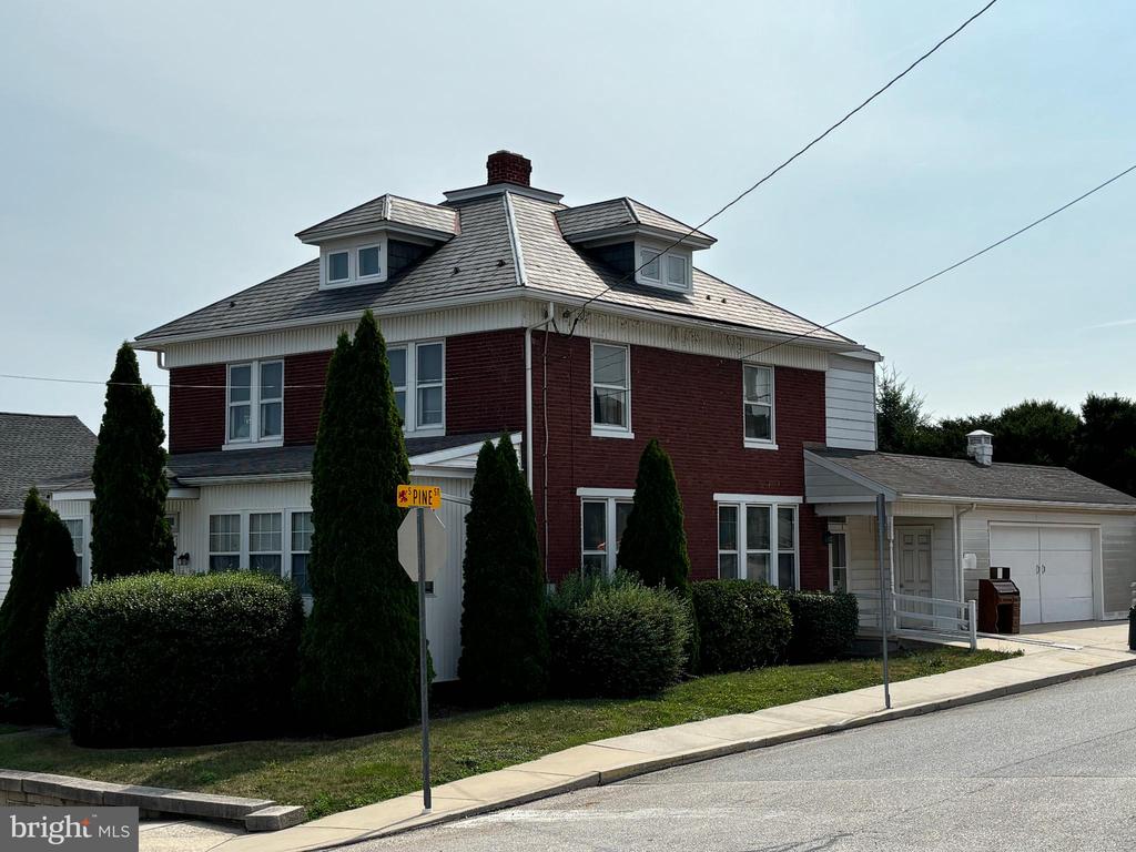 Henrietta St, Red Lion, PA 17356