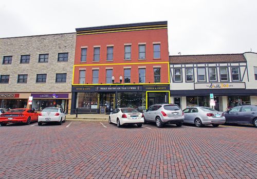 a-111 E Van Buren St, Woodstock, IL, 60098-3215 | Card Image