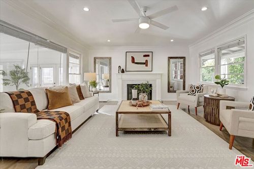 852 11th St, Santa Monica, CA, 90403-1675 | Card Image