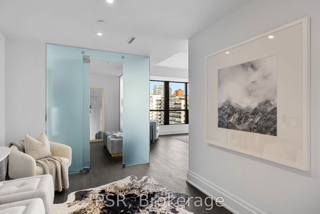 1103 - 1 Forest Hill Rd, Condo with 3 bedrooms, 3 bathrooms and 1 parking in Toronto ON | Image 11