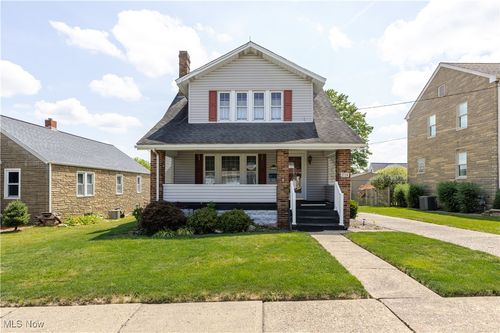 3724 Brightway St, Weirton, WV, 26062-4437 | Card Image