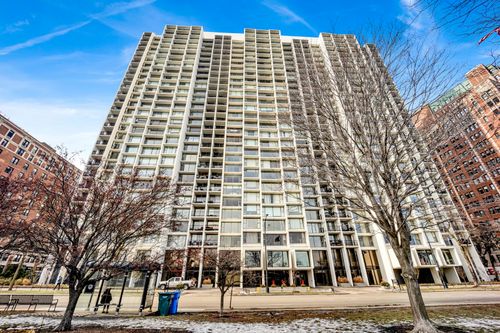 apt-909-3200 Lake Shore Dr, Chicago, IL, 60657-3931 | Card Image