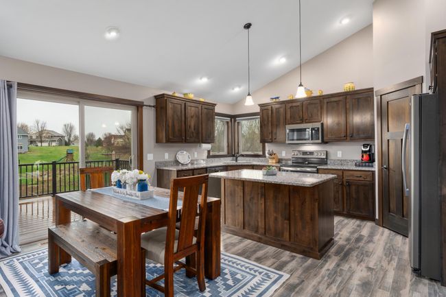 07-Dining to Kitchen.jpg | Image 6