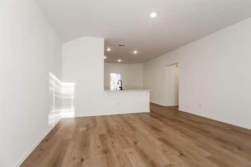 3916 Olivia St, Mustang, OK, 73064-5073 | Card Image