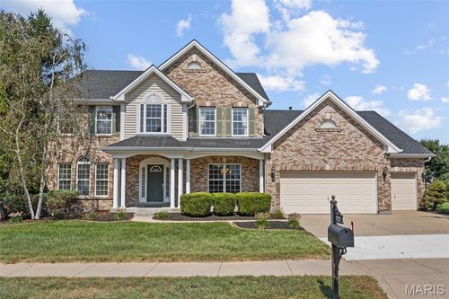 17835 Westhampton Woods Dr, Wildwood, MO, 63005-6327 | Card Image