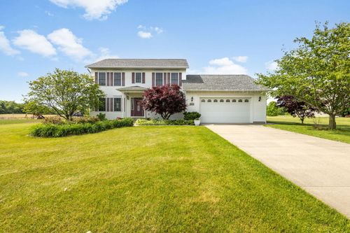 5960 Vrana Dr, Berrien Springs, MI, 49103-9251 | Card Image