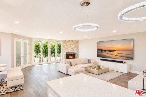 203-150 N Almont Dr, Beverly Hills, CA, 90211-1689 | Card Image