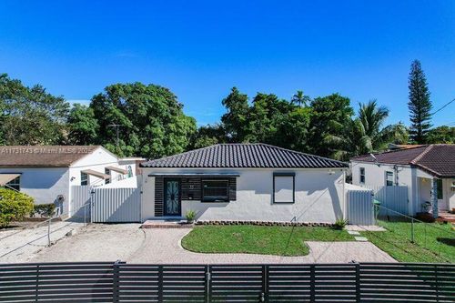 35 Sw 63rd Ct, Miami, FL, 33144-3115 | Card Image