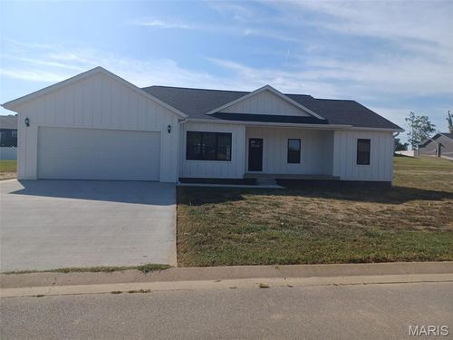 381 Golden Ln, Poplar Bluff, MO, 63901-9133 | Card Image
