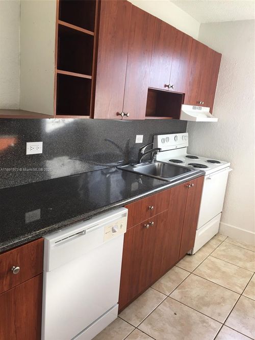 apt-5-458 Sw 10th St, Miami, FL, 33130-3947 | Card Image