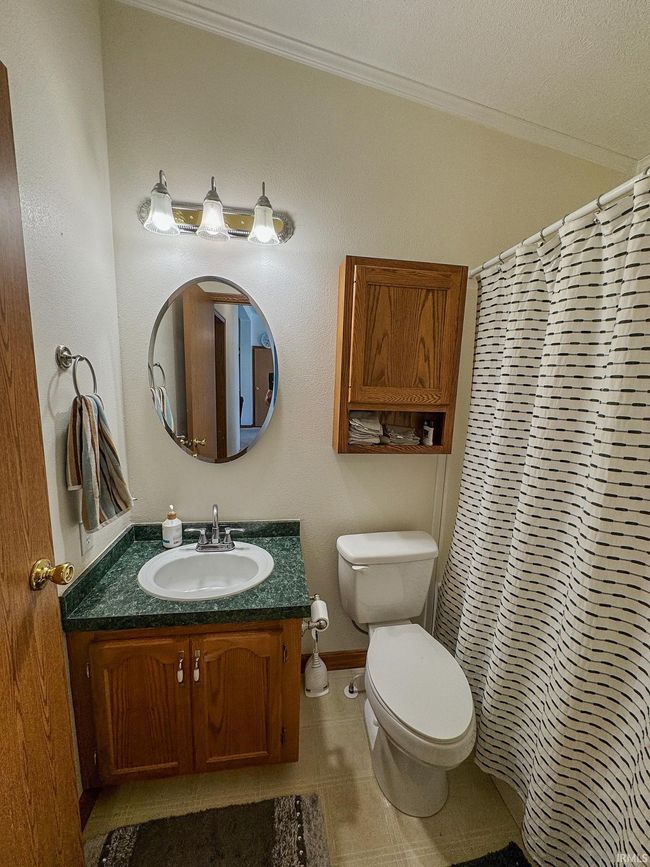 11604 Ne Wawasee Dr, House other with 6 bedrooms, 3 bathrooms and null parking in Syracuse IN | Image 19