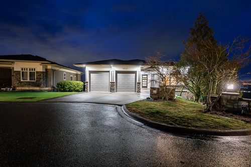 111-51075 Falls Crt, Chilliwack, BC, V4Z1K7 | Card Image